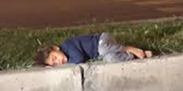 bakanliktan-sokakta-uyuyan-cocuk-aciklamasi-6-kardesiyle-koruma-altina-alindi