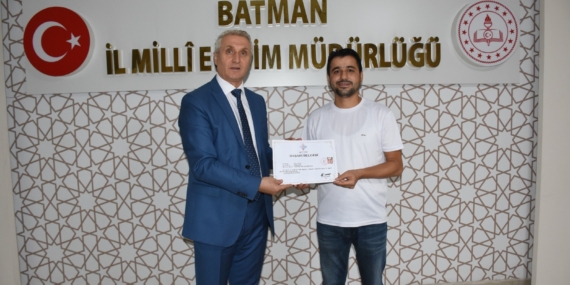 Batmanlı özverili öğretmenlere başarı belgesi