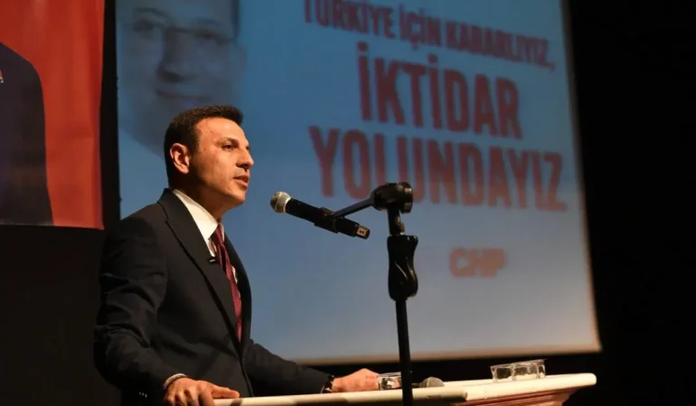 chp-nin-istanbul-kongresi-iptal-edildi-il-yonetimi-gorevden-alindi