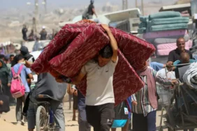 İsrail’in çekildiği bölgelere Filistinlilerin dönüşü sürüyor gazzeliler