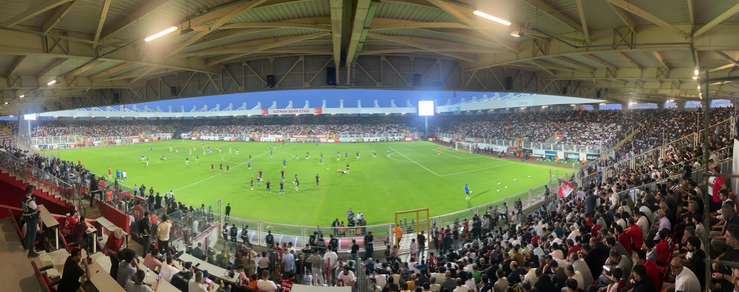 Petrolsporlular: Siz hepiniz, biz tek petrolspor seyirci stad