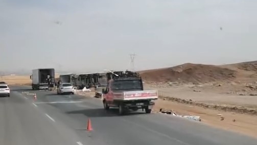 Batman’da Kamyonlar Çarpıştı: Yol Kısa Süreli Trafiğe Kapandı