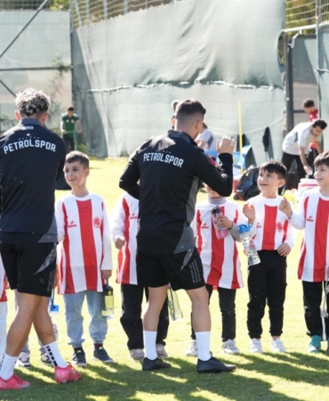 Batman Petrolspor’a miniklerden moral ziyareti Ekran görüntüsü 2025-10-31 103825