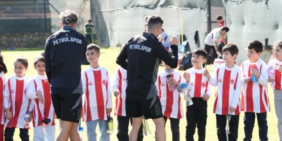 Batman Petrolspor’a miniklerden moral ziyareti