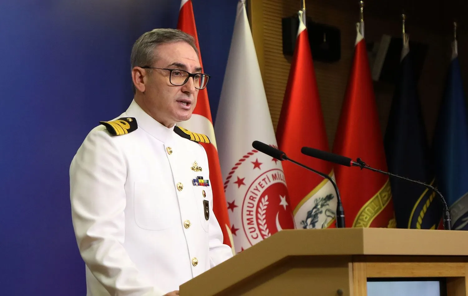 MSB: SDG terör örgütünün Suriye Ordusu'na entegre olması kritik önemde Halkla İlişkiler Müşaviri ve Bakanlık Sözcüsü Tuğamiral Zeki Aktürk MSB