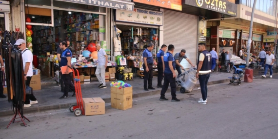 Zabıta ekiplerinden kaldırım işgallerine sıkı denetim