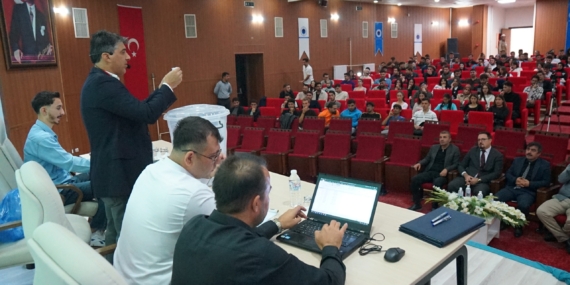 Batman Üniversitesinde İşkur Gençlik Programı kura heyecanı