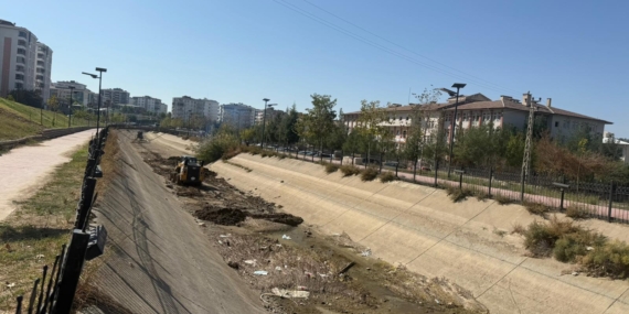 Batman – DSİ kanalında kapsamlı temizlik çalışması