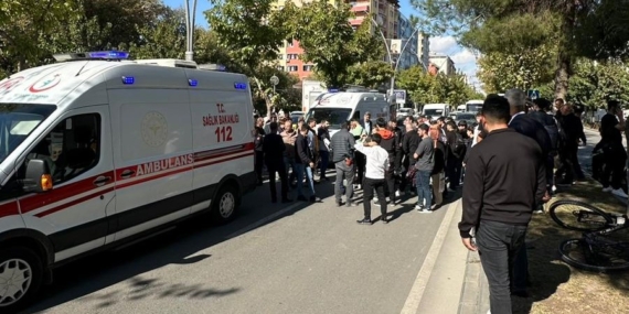 Batman’da bisikletli gence araç çarptı: Durumu ağır