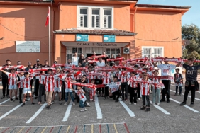 Yarasalar Grubu’ndan anlamlı proje: Vefat eden kardeşleri adına kütüphane açtılar WhatsApp Image 2025-10-28 at 21.20.09