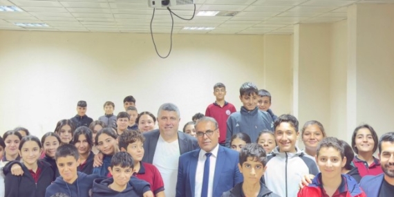 Kozluk’ta kariyer buluşmaları: Mimar Serhat Kaya gençlerle buluştu