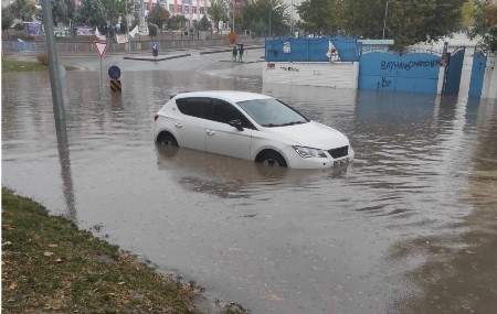 Batman sular altında – Yağmaya yağmaya şehir yağmuru unuttu!
