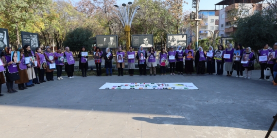 Batman’da TJA’dan 25 Kasım etkinliği: Katledilen kadınların hikâyeleri anlatıldı