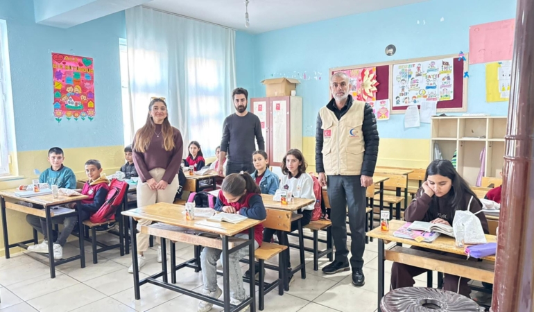 ÖĞRENCİLERE KIŞLIK KIYAFET VE KAHVALTILIK DESTEĞİ (9)