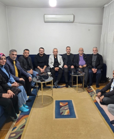 AK Parti’den gönül buluşmaları: Dört mahallede vatandaşlarla buluşma WhatsApp Image 2025-11-01 at 11.06.04 (1)