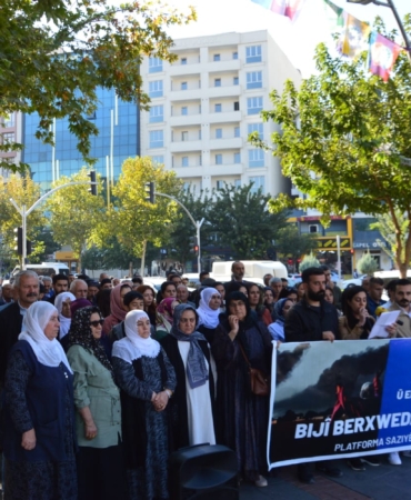 DEM Parti Batman İl Teşkilatı: 1 Kasım Dünya Kobanî Günü kutlu olsun WhatsApp Image 2025-11-01 at 15.08.33