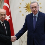 Hedef gösterilen Kürtçe öğretmeni Mizgin Yalçın: Öğrencilerimi yalnız bırakmayacağım thumbnail