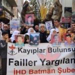 Batmanlı itfaiyeci enkazda bulduğu altınları yetkililere teslim etti thumbnail