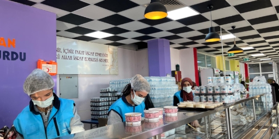 Batman kız yurdu öğrencilerinden örnek dayanışma