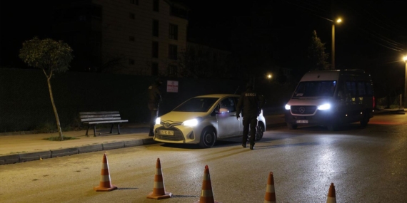 Yalova’d IŞİD ile çatışma: 7 polis yaralandı