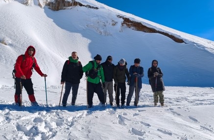 Batman – Harrut Yaylası’na karlı parkurda 4 saatlik zirve tırmanışı