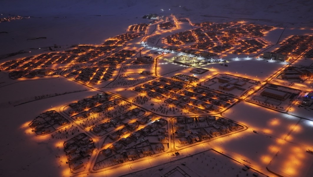 Tarihi Hasankeyf'te masalsı kar manzaraları