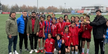 FUTBOL YILDIZ KIZLAR 2