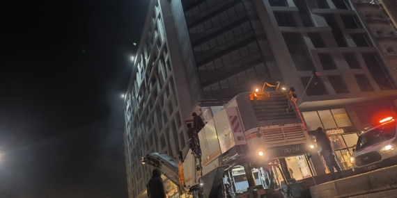 Batman Park Kavşağı’nda gece mesaisi: Asfalt öncesi freze ve sıcak asfalt çalışması