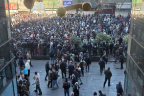 iranda-ekonomik-kriz-tahranda-kur-soku-sonrasi-halk-sokaga-indi-hzti