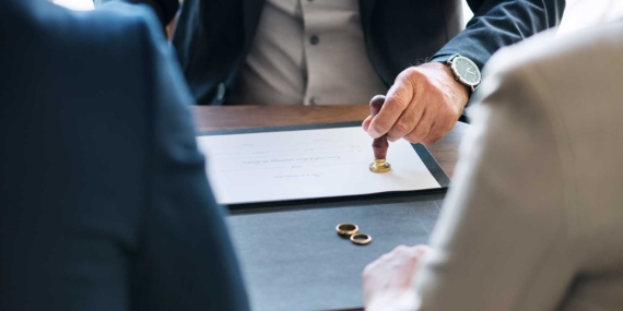 İşsiz erkek boşandığı kadından nafaka alacak!