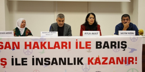İHD Batman Şubesi, İnsan Hakları Haftası kapsamında “Türkiye’de Barış Süreci ve Dünya Örnekleri” paneli düzenledi