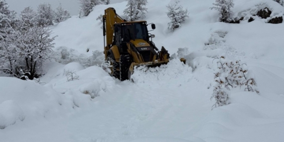 Batman – Kozluk’ta kapalı yol açıldı, hasta sağlık kuruluşuna ulaştırıldı