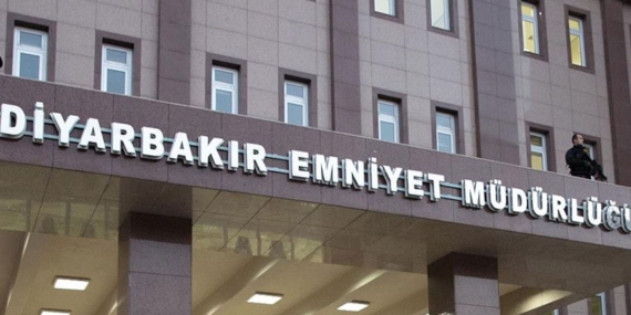 Diyarbakır Valiliği: İl emniyet binası önüne patlayıcı atıldı