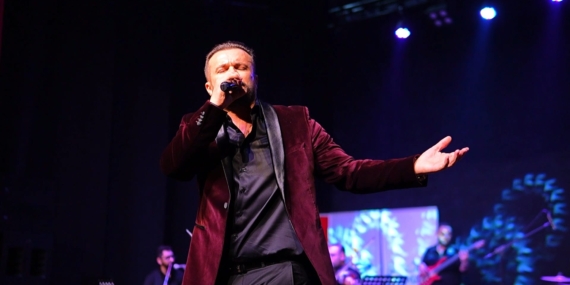 Batmanlılardan Celal Gümüş konserine yoğun katılım