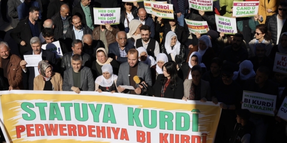 Batman’da Anadil için yürüyüş düzenledi