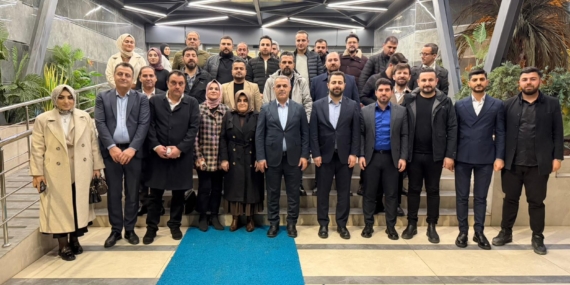 AK Parti Batman’da vefa buluşması: Eski ve yeni kadrolar aynı masada