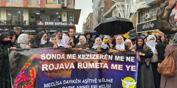 Barış Anneleri Batman’da Rojava için sınırın açılmasını istedi