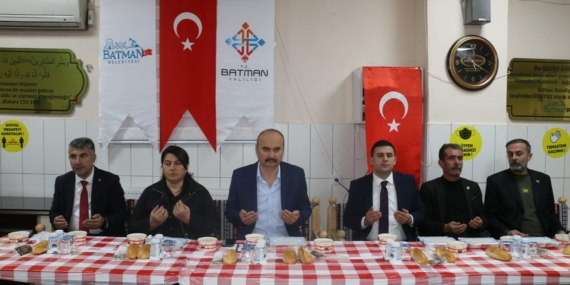 Batman – Geleneksel iftar programı Cumhuriyet ve Şirinevler mahallesindeydi