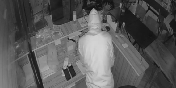 Batman’da işletmeye hırsız girdi