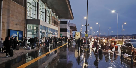 Batman Havalimanı’nda ulaşım mağduriyeti