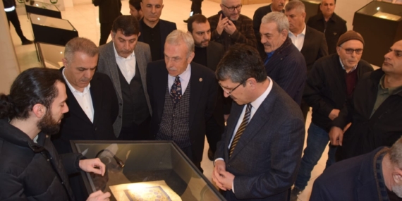 Asırlık yazma mushaflar Batman’da sergileniyor