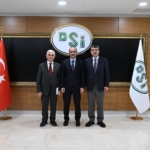 Batmanlı çiftçilerden TMO önünde traktörlü eylem thumbnail