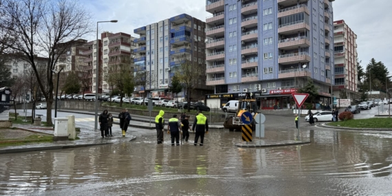 Batman’da sağanak alarmı: Kent genelinde hayat olumsuz etkilendi