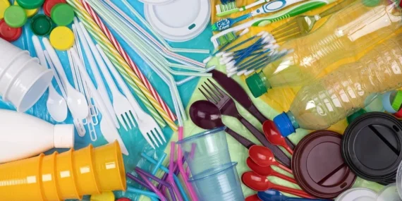 Tek kullanımlık plastikler yasaklanıyor: Çatal, bardak ve pipet tarih olabilir