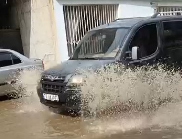 Batman’da sağanak sonrası yollar yine göle döndü