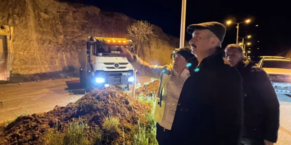 Batman Üniversitesi yolunda heyelan: Trafik kontrollü sağlanıyor