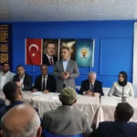 Hasankeyf yolunda tır polis aracının üzerine devrildi thumbnail