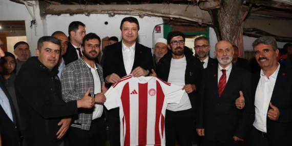 SP lideri Mahmut Arıkan, Batmanlılarla buluştu: Batman Petrolspor’un başarısı hepimizin gururu