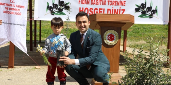 Hasankeyf’te zeytincilik atağı: 4 Bin fidan daha toprakla buluştu