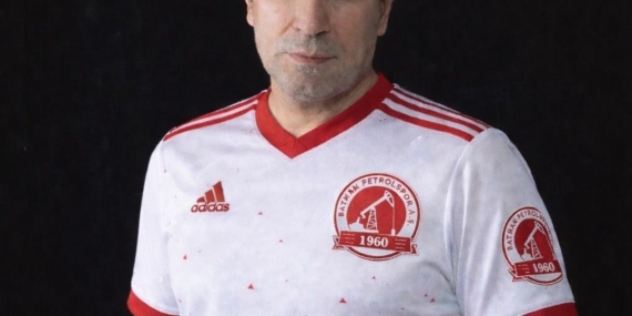 Ahmet Güneştekin’den gençlere ve hukuk camiasına 200 forma